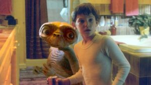 Steven Spielberg Apologizes For Removing Kiss Between E.T., Elliott